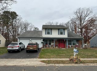 7 Edgeview Ln, Sicklerville, NJ 08081