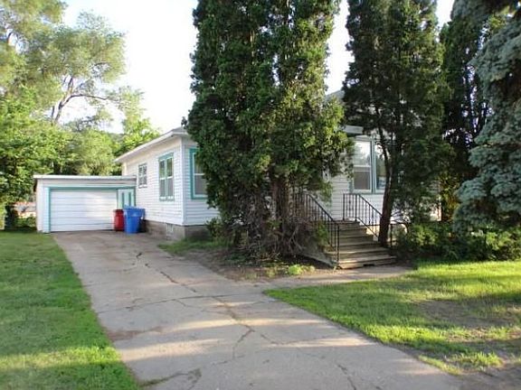 3rd image of 869 Gilmore Ave