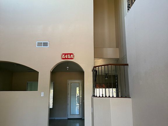 2nd image of 1113 W Fremont Rd