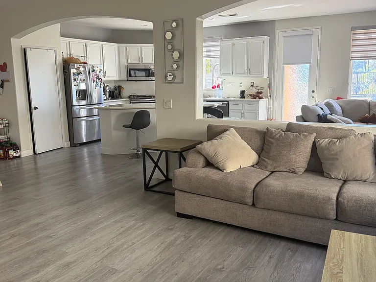 5134 Seaglen Way — Photo 1