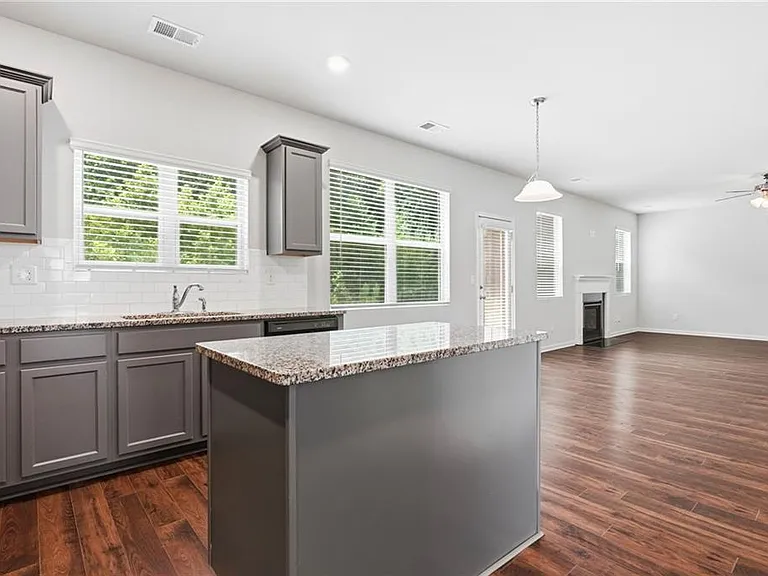 3132 Hawthorn Farm Blvd — Photo 20