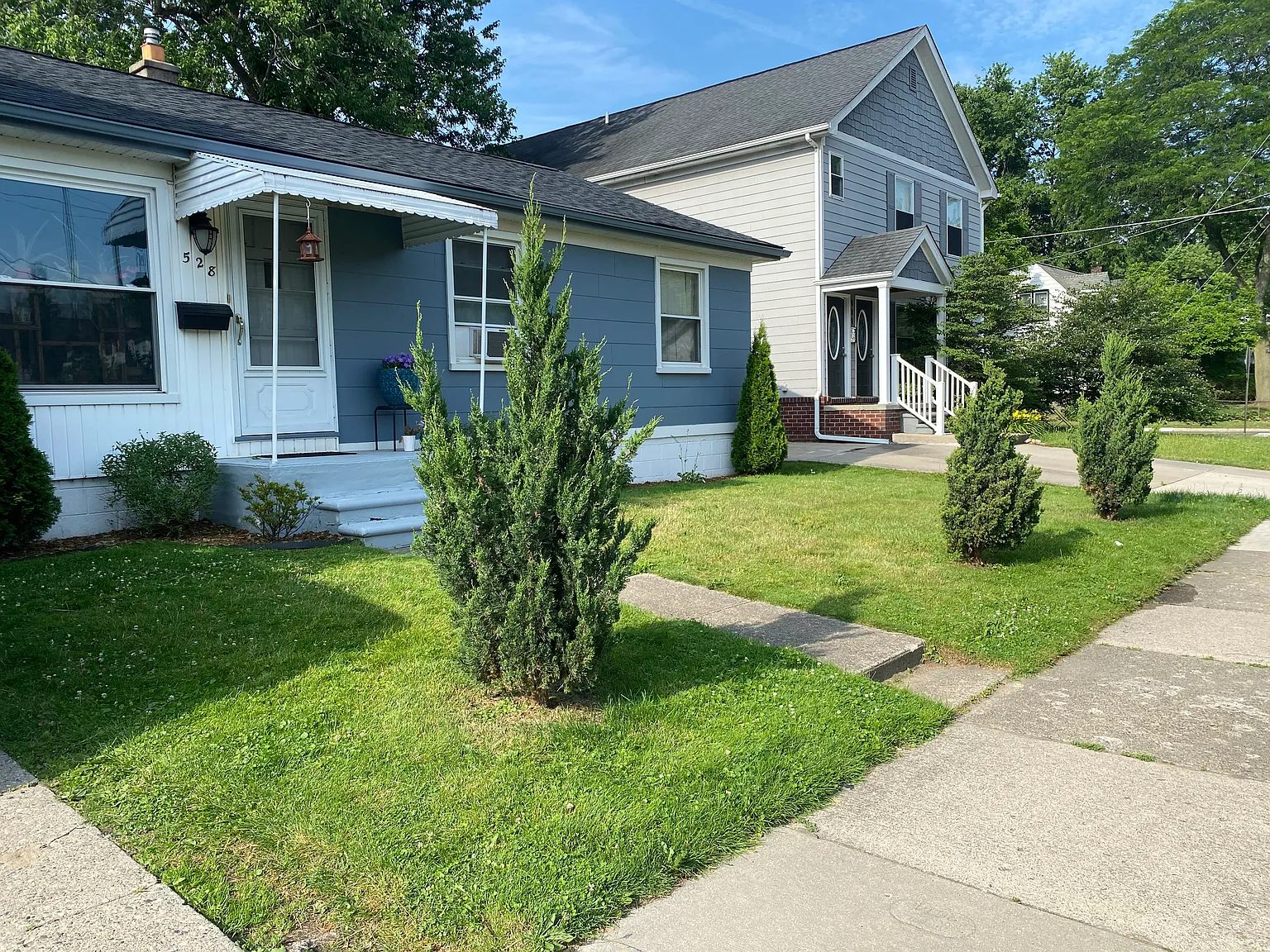 3 bed, 896 sqft, $1,690 — Photo 2