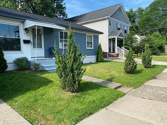 2nd image of 528 E Cambourne St