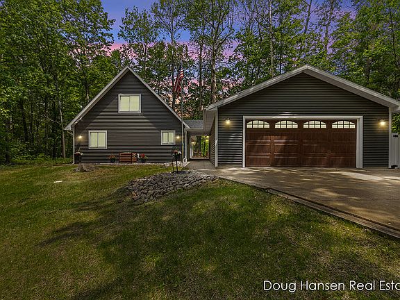 2nd image of 8120 Carriage Ln