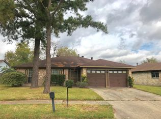 3330 Creek Grove Dr, Houston, TX 77066