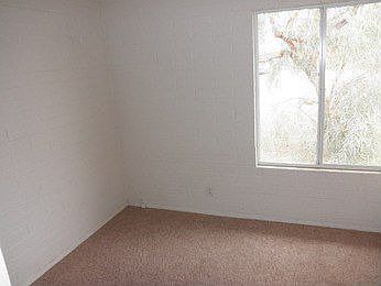 3rd image of 103 E Evelyn St