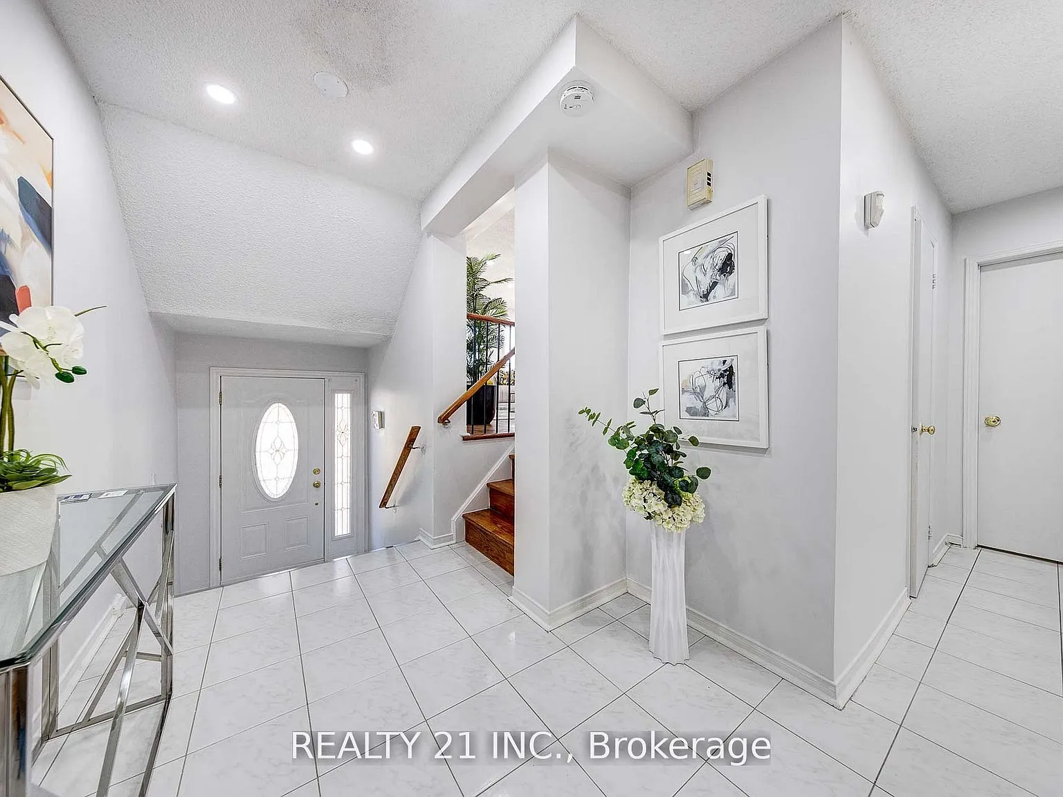 4 bed, $3,000 — Photo 2