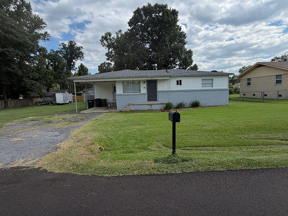104 Cottonwood Ave