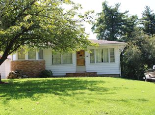 105 Short St, Godfrey, IL 62035