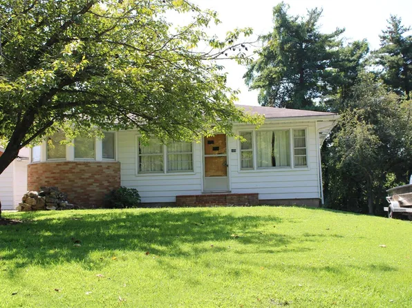 105 Short St, Godfrey, IL 62035