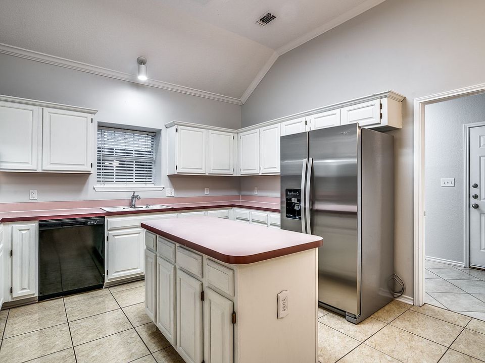 1st image of 1728 Lacy Ln