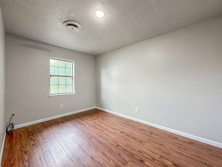 2802 Grinnell Ave — Photo 6