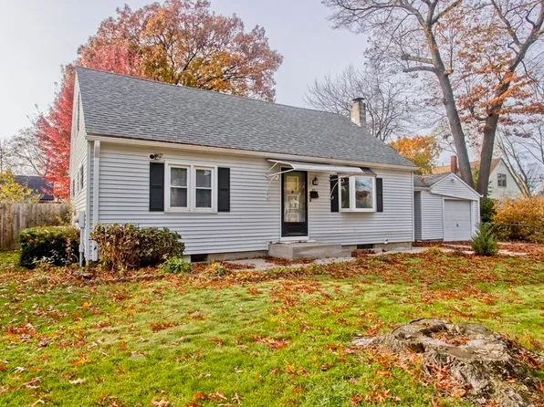 22 Holy Cross St, Springfield, MA 01104
