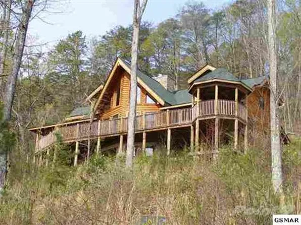 220 Kiowa Dr, Del Rio, TN 37727