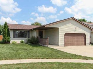 840 Emerald Ln NW, Rochester, MN 55901
