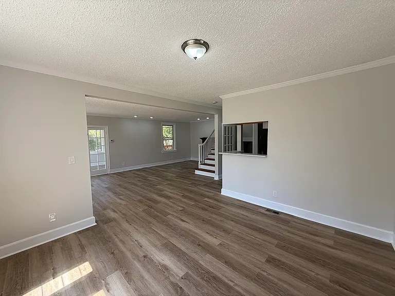 450 Rutherford Ave — Photo 27