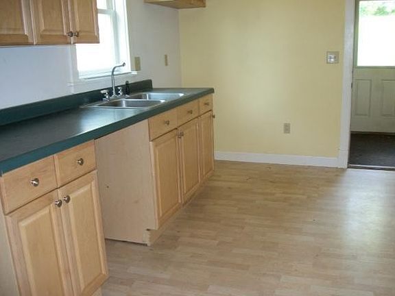 2nd image of 1657 Reaney Ave