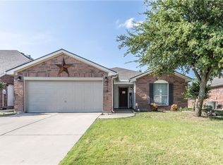 9016 Tumbleweed Dr, Aubrey, TX 76227