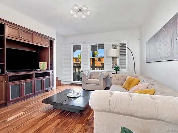 4th image of 10540 Calle Cressa Unit 4