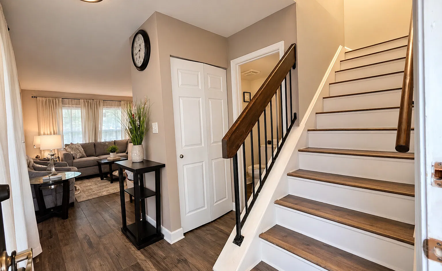 3 bed, 1.5 bath, $2,300 — Photo 2