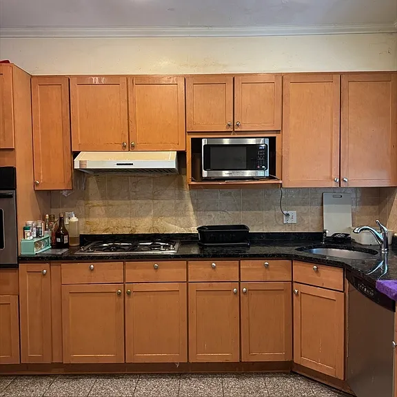 12 Dunstan St #1 — Photo 2