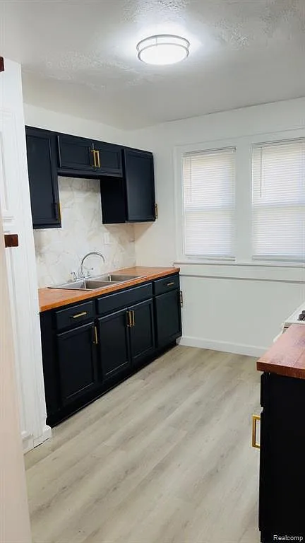 2 bed, 1.0 bath, 975 sqft, $1,195 — Photo 4