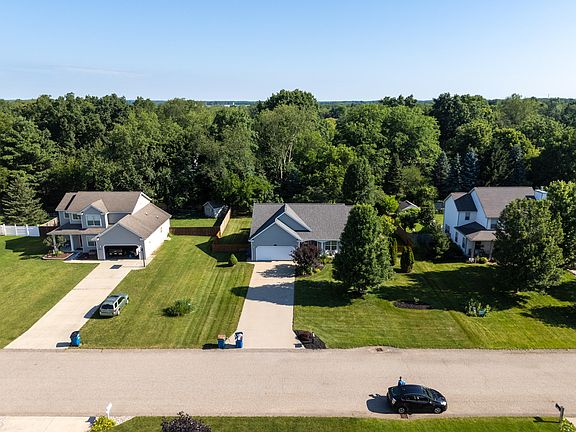 3rd image of 8297 Engelwood Ave