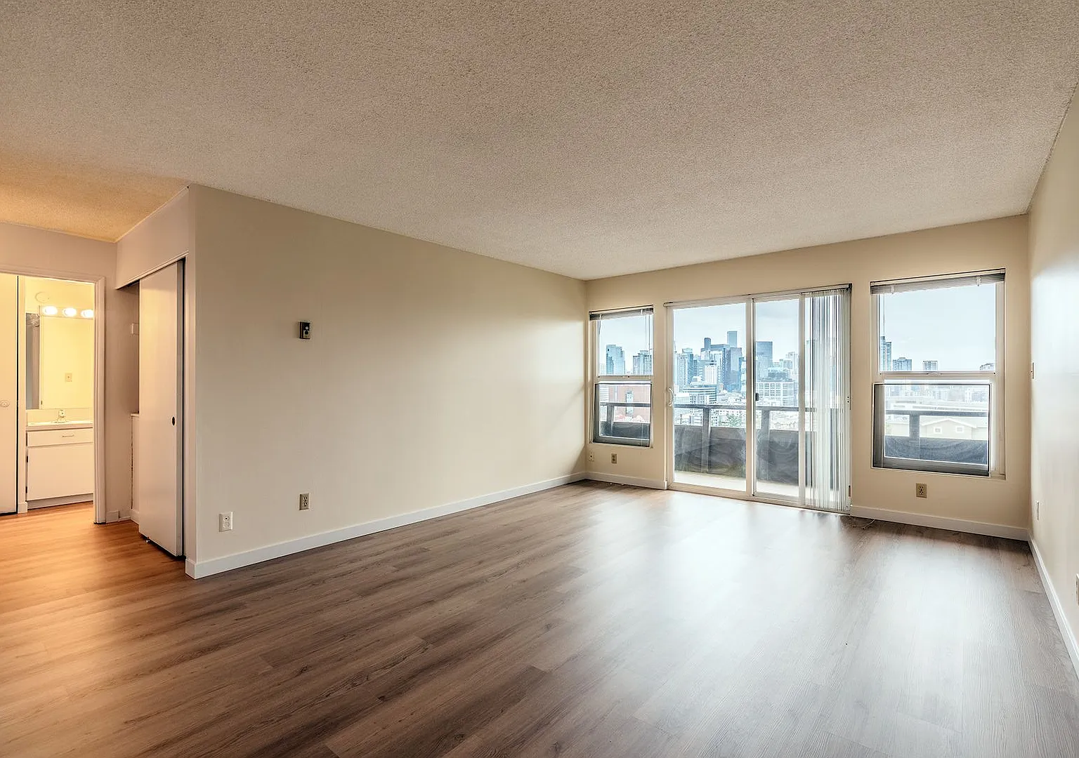 Galleon Apartments — Photo 3