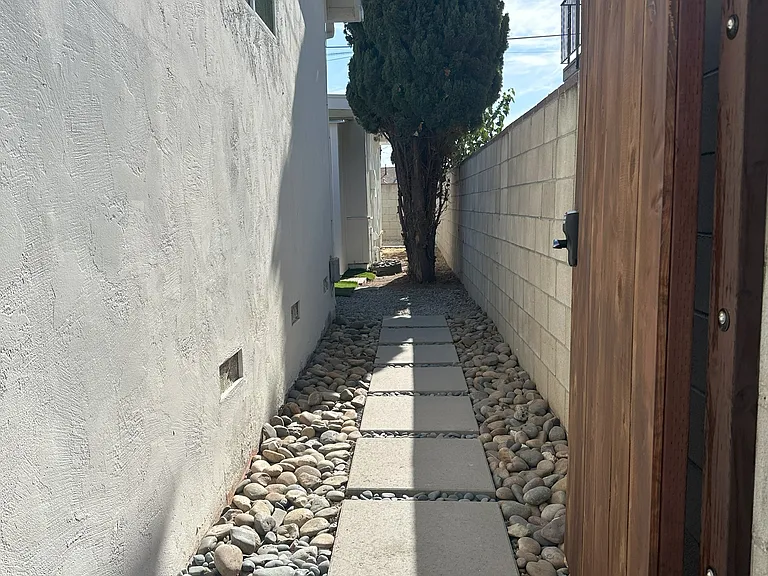 370 Alpine Ave #B — Photo 4