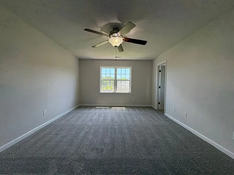302 Mann St — Photo 10