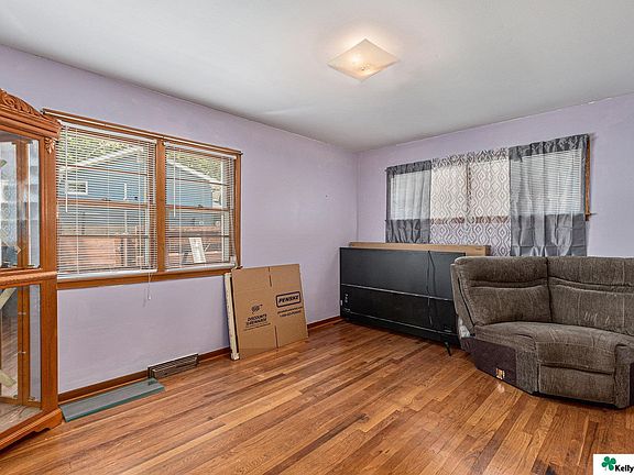 5th image of 1912 Collins Dr