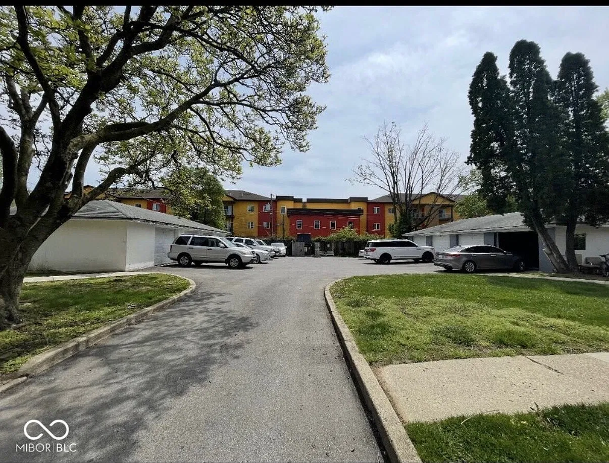 2 bed, 900 sqft, $1,400 — Photo 2