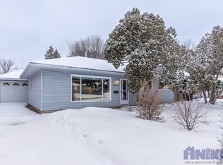 1806 Louise Ave #1806, Saskatoon, SK S7H2R6