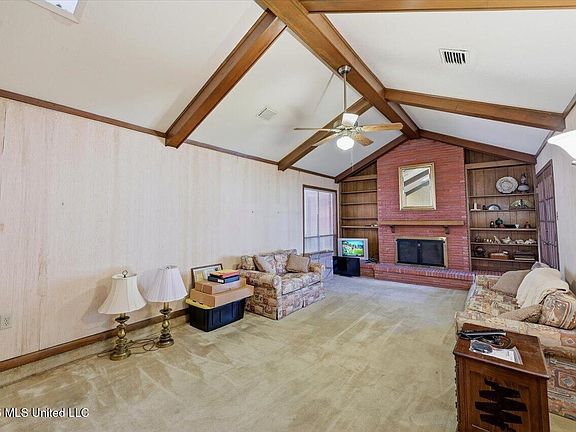 5th image of 5465 Red Fox Rd