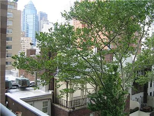 Rented by Warburg | media 9