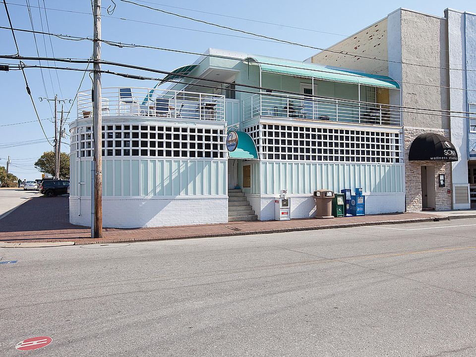 1st image of 40 N Lumina Avenue #103