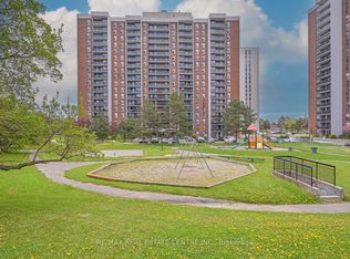 21 Knightsbridge Rd #403, Brampton, ON L6T3Y1