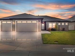 555 Shadetree Trl, Twin Falls, ID 83301