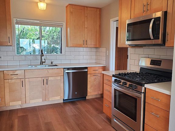 4th image of 3670 Trenton Ave