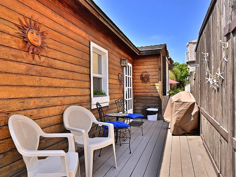 737 Devon Ct — Photo 18