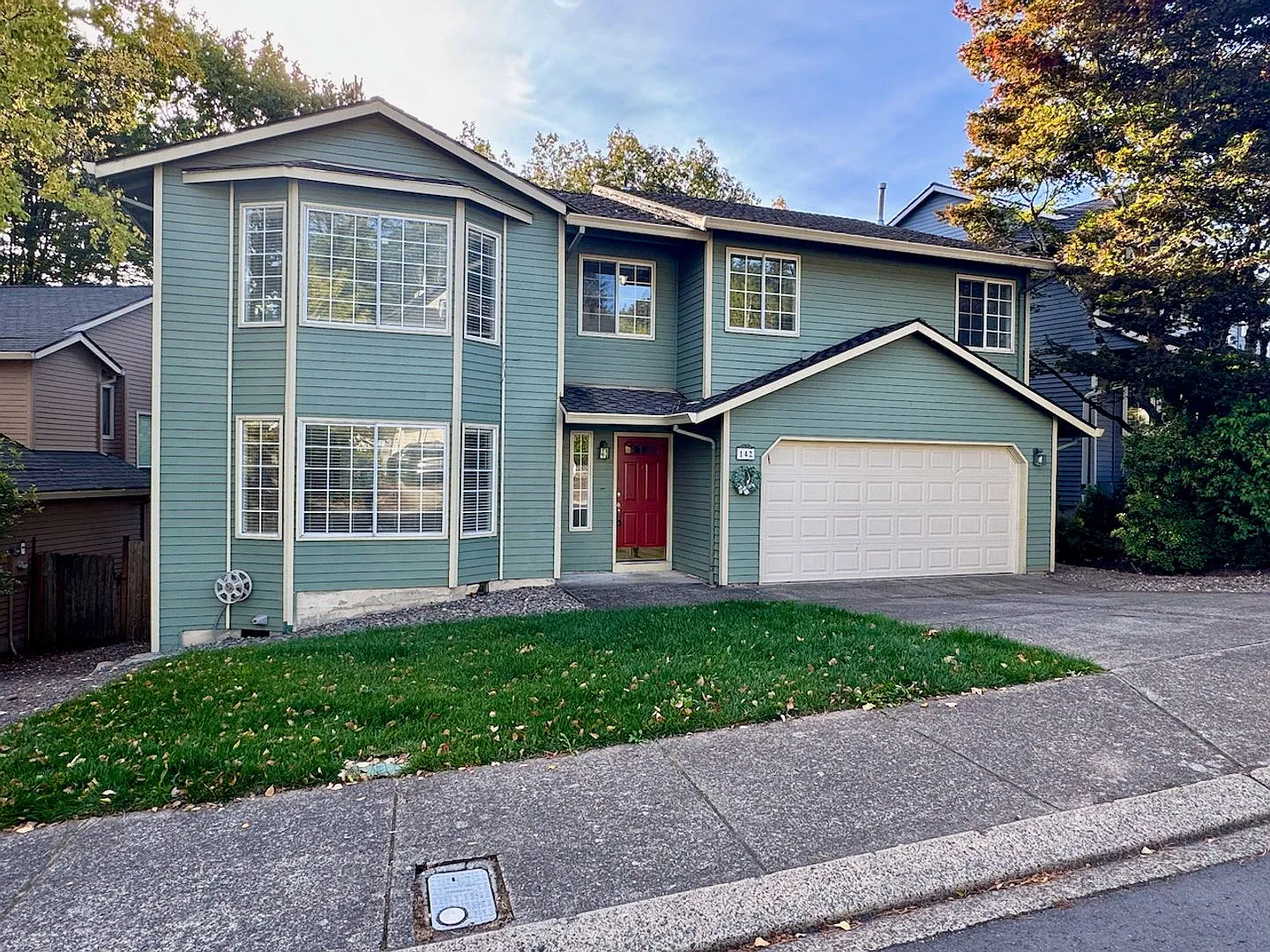 Spacious 4-Bedroom Mountain Park Home with A/C, Fenced Yard & 2-Car Garage — Photo 1