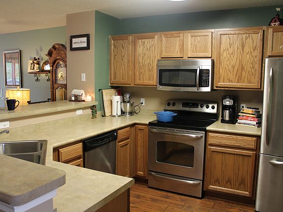 Open Floor Plan With Chef's Kitchen Great For Entertaining