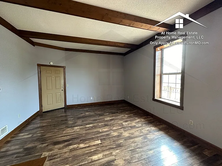103 E 10th St #21 — Photo 6