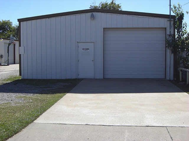 1st image of 230 Range Dr