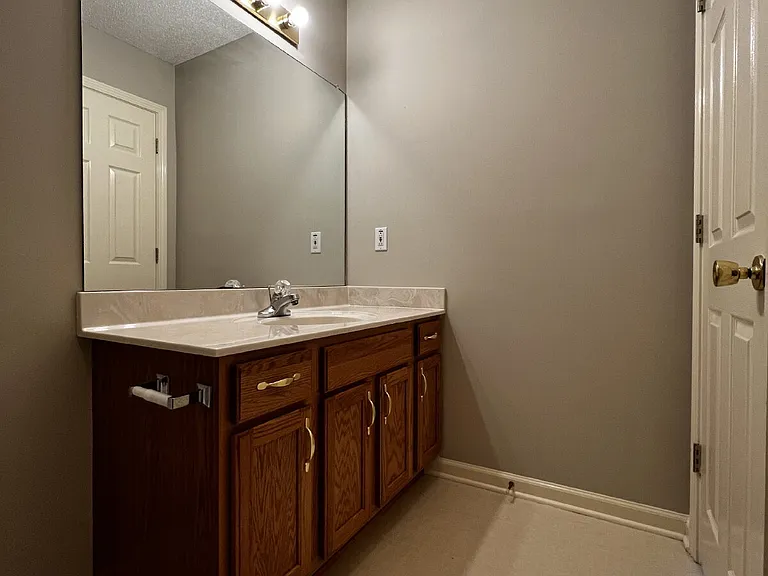 3427 Poplar Hl — Photo 16