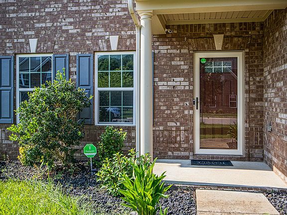 2nd image of 1311 Amboress Ln