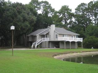 580 Foredeck Ln, Edisto Island, SC 29438