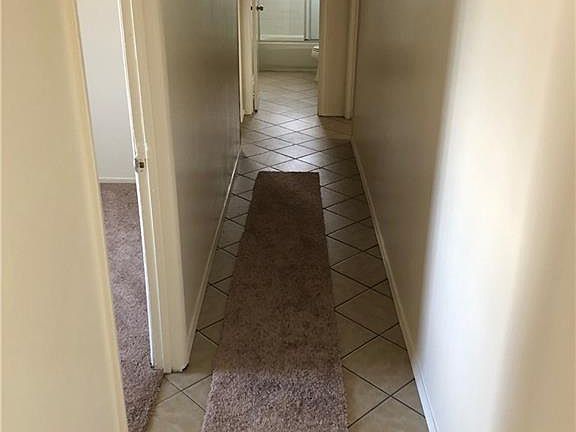 3rd image of 2204 Chapman Dr