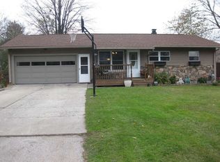 4066 Ridgewood Dr, Bay City, MI 48706