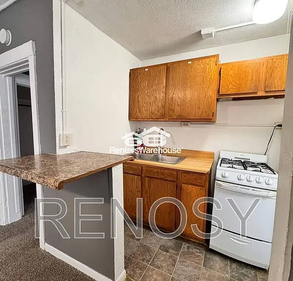 732 19th St #4 — Photo 5